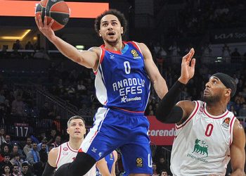 Anadolu Efes, Olimpia Milano’yu farklı geçti