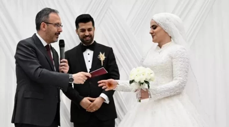 Bakan Kasapoglu depremzede ciftin nikah sahidi habermeydan