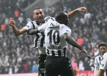 Beşiktaş 3 puanı 3 gole aldı
