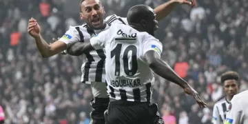 Beşiktaş 3 puanı 3 gole aldı