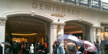 Demirören AVM el değiştirdi