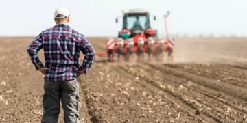 Deprem bölgesindeki çiftçilere destek