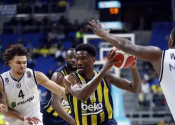 Derbide kazanan Fenerbahçe Beko 95-80