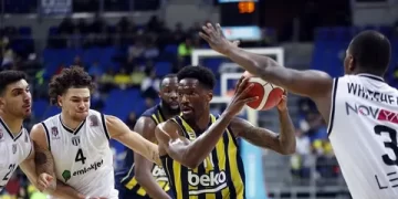 Derbide kazanan Fenerbahçe Beko 95-80