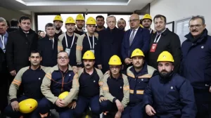 Erdogan depremzedelerle bulustu2 habermeydan