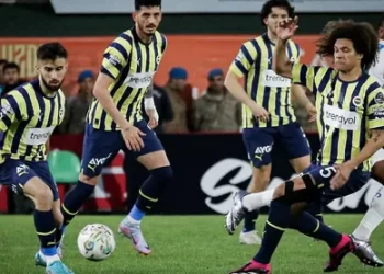 Fenerbahçe Alanya'dan 3 puanla dönüyor Fenerbahçe Alanya’dan 3 puanla dönüyor