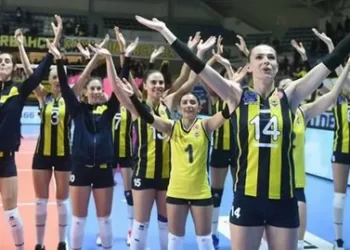 Fenerbahçe Opet, CEV Şampiyonlar Ligi’nde çeyrek finale yükseldi