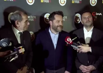 Galatasaray’dan depremzedeler yararına müzayede