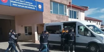 Göçmen kaçakçılarına operasyon