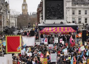 İngiltere’de binlerce çalışan grevde