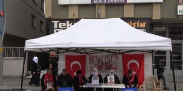 Kadınlar Günü’nde yüreği yanık anneler evlat nöbetine devam etti