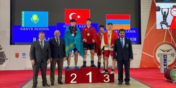 Milli halterci Kerem Kurnaz dünya şampiyonu
