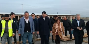 Bakan Murat Kurum, Gaziantep’te geçici barınma alanlarını inceledi