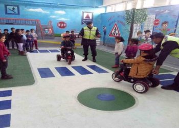 Muş İl Jandarma ekipleri öğrencilere trafik eğitimi verdi