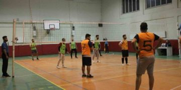 Muş Malazgirt’te depremzedeler yararına voleybol turnuvası düzenlendi
