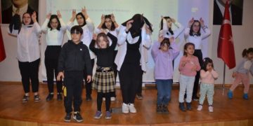 Muş’ta depremzede çocuklara yönelik moral programı düzenlendi