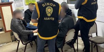 Sinop Gerze’de kumar oynayan 5 kişiye suçüstü