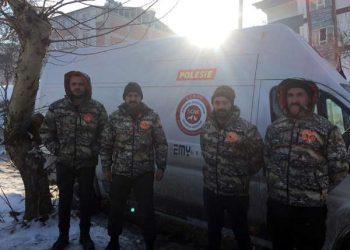 Sinop Sokak Canlılarını Koruma Derneği deprem bölgesinde 7 kişiyi kurtardı