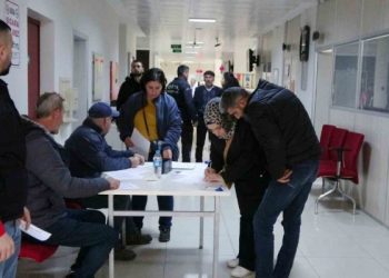 Sinop’ta EYT’li vatandaşlar emeklilik başvurusu için SGK’nın yolunu tuttu