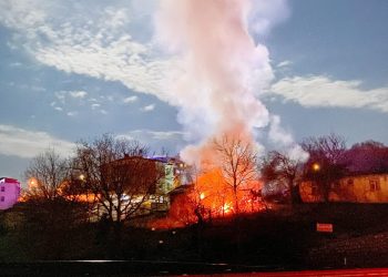 Sinop’ta ahır ve ambar yangın paniği