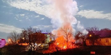 Sinop’ta ahır ve ambar yangın paniği