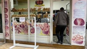 Sinopta bir hayirsever askida pide uygulamasi baslatti1 Habermeydan