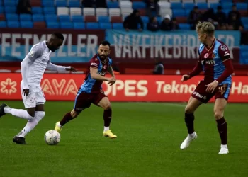 Trabzonspor evinde kayıp!