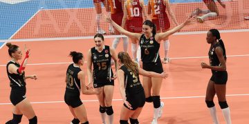 VakıfBank çeyrek finalde Galatasaray’a set vermedi