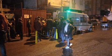 Zonguldak’ta babasını kalbinden bıçaklayarak öldürdü