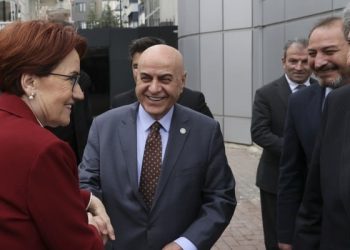 Akşener, belediye başkanlarıyla buluştu