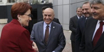 Akşener, belediye başkanlarıyla buluştu