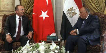 11 yıl sonra Bakan Çavuşoğlu Mısır’da