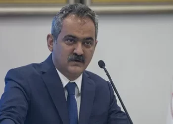 Bakan Özer’den deprem bölgesindeki eğitime ilişkin açıklama