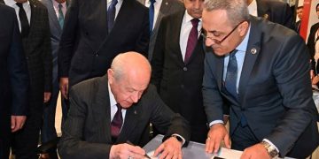 Devlet Bahçeli’den milletvekili adaylık başvurusu