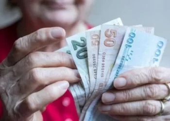 Emekliye maaş zammı yasalaştı