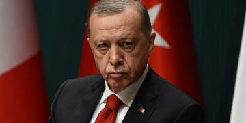 Erdoğan 11 ilde şikayetçi olduğu hakaret davalarından vazgeçti