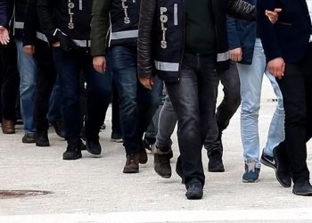 İstanbul merkezli 8 şehirde FETÖ operasyonu