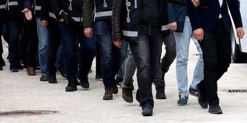 İstanbul merkezli 8 şehirde FETÖ operasyonu