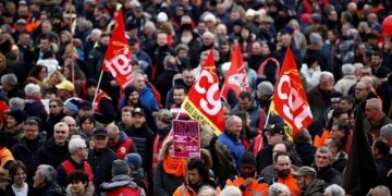 Fransa’da işçiler greve gidiyor