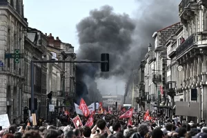 fransa protesto habermeydan