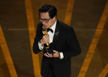 Ke Huy Quan Kimdir? Oscar Kazandığı Konuşmada Ne Söyledi?