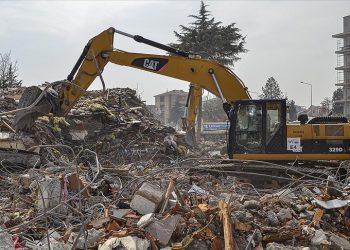 Malatya’da 54 enkaz kaldırılıyor