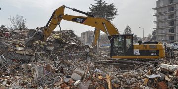 Malatya’da 54 enkaz kaldırılıyor