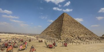 Keops Piramidi’nde gizli geçit keşfedildi