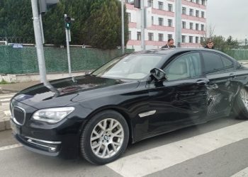 Makam aracına mikser çarpan Başkan kazayı yarasız atlattı