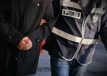 Adıyaman’da yıkılan sitenin müteahhidi İran’a kaçarken yakalandı