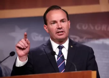 Twitter ABD’li Senatörün hesabını askıya aldı