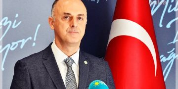 Ümit Özlale Kimdir? Milletvekili Adayı Oldu Mu?