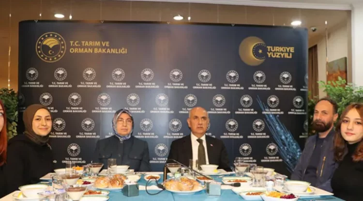 vahit kirisci depremzedelerle yemekte habermeydan