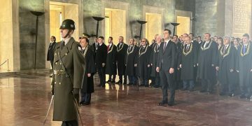 AYM heyeti Anıtkabir’i ziyaret etti